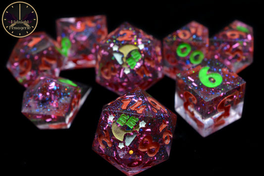 RPG Dice Advantage set 8-die handmade sharp edged resin dice - Alternate D4 design.